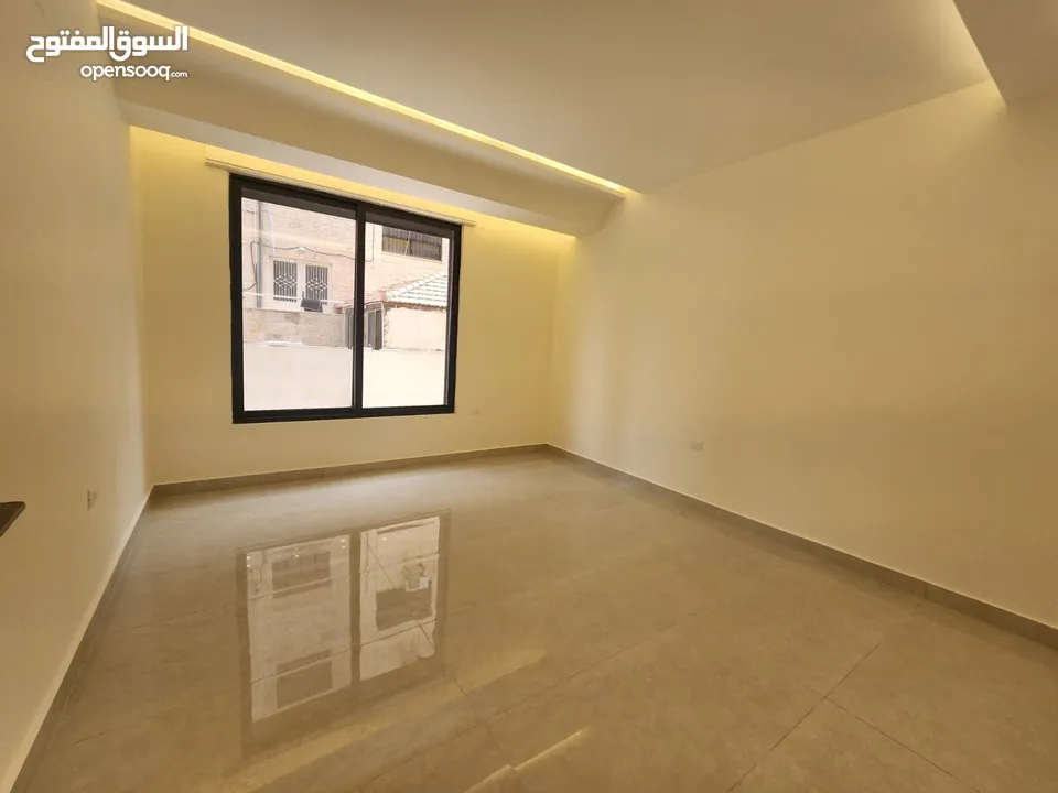 شقة فارغة للبيع بين الدوار الرابع و الخامس - ref : 14609