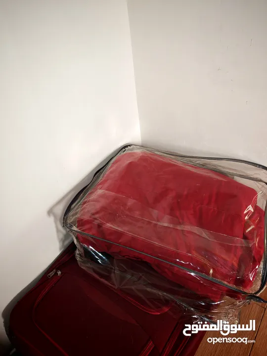 لحاف مجوز خمري ناعم
