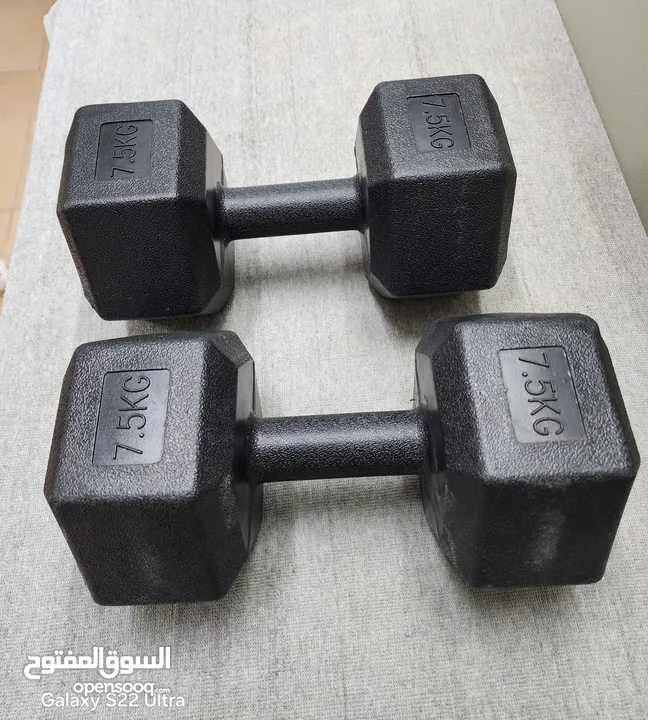 أثقال (دنابل) بلاستيك وزن 7.5kg جديدة وبحالة جيدة جدا. Dumbbells 7.5kg