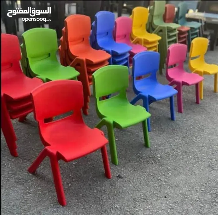 تأجير طاولات وكراسي أطفال لأعياد الميلاد  يتوفر لدينا أيضا  ماكينة البوب كورن وستاند الكب كيك المميز