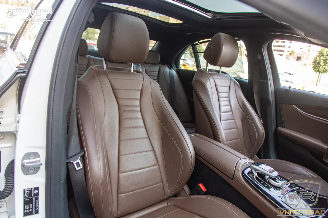Mercedes E350e Plug in hybrid Amg kit Night Package 2018   السيارة وارد الشركة و قطعت مسافة 50,000