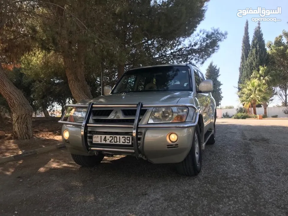 Mitsubishi pajero 2005