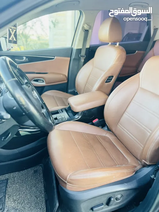 Kia sorento  فل فل ما عدا الفتحة  امكانية البيع دفعة وشيكات