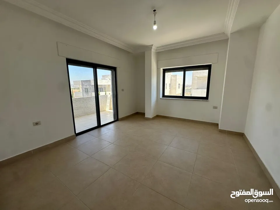 Villa for sale in Airport Road ( Property 42868 )-174804489