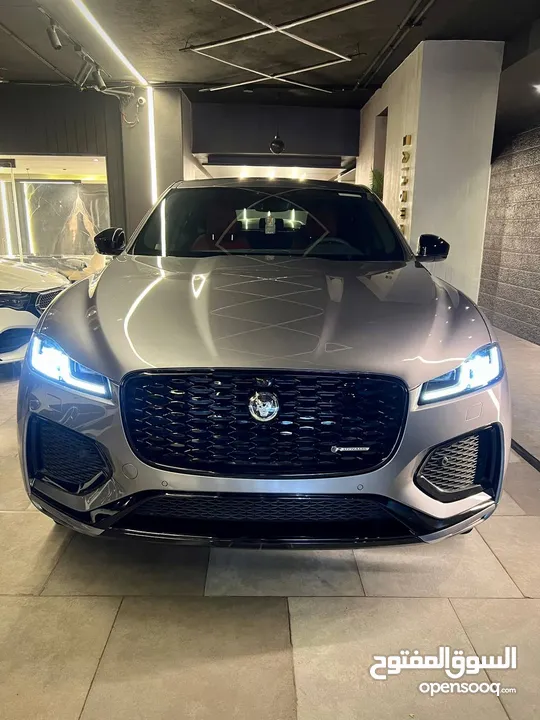 سيارة Jaguar F-Pace