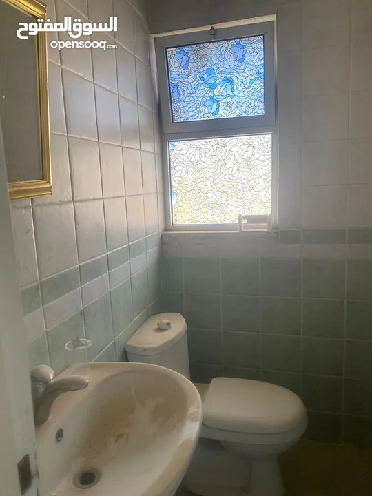 عيادة عدد 2 مفتوحين على بعض للبيع في الخالدي - REF : 45011