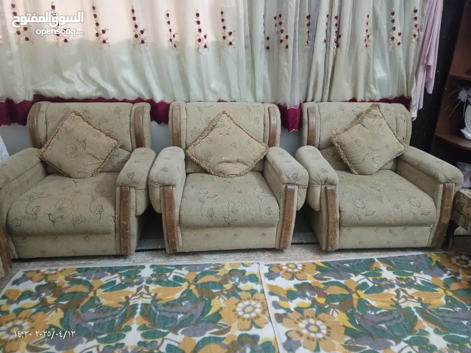 كنب بحالتة الجديد
