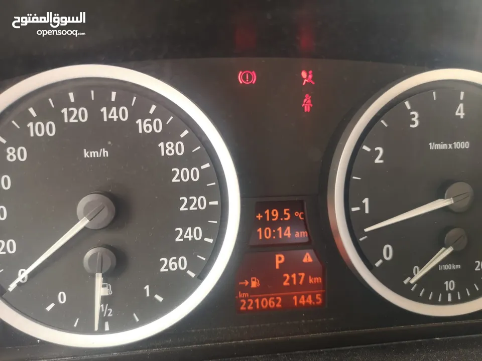 سيارة BMW 530i نظيفة للبيع