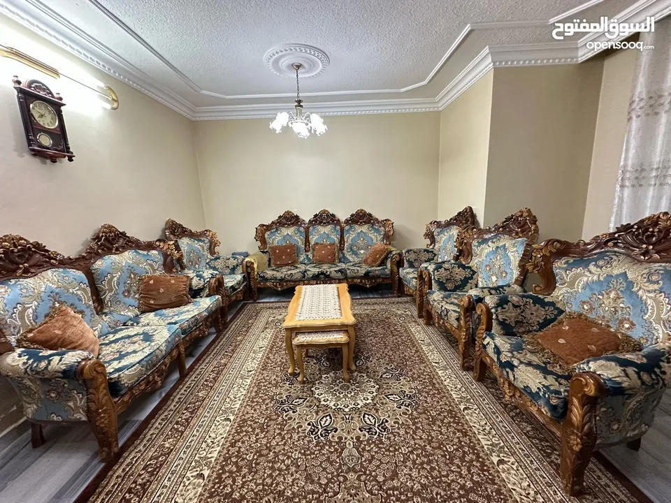 طقم كنب مستعمل قديم جدا ونادر