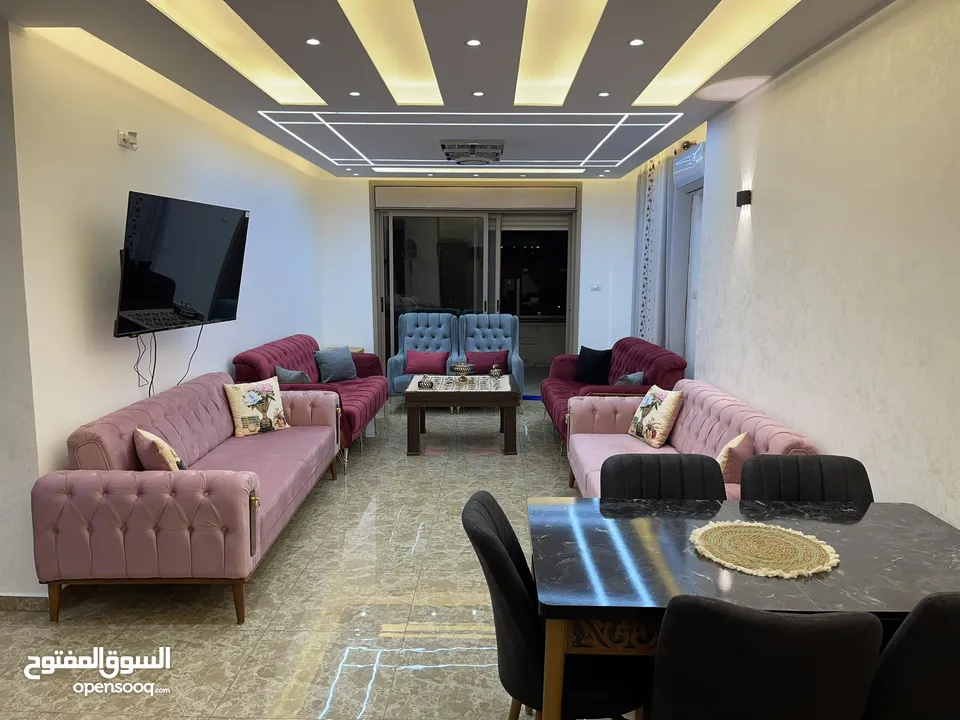 روف للايجار مفروش في اجمل مناطق رام الله والبيرة التواصل مع المالك مباشرة دون وسيط 1500 دولار