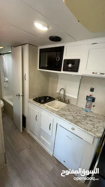 للبيع كرفان أمريكي 18 قدم موديل 2018  For sale: 18-foot American caravan, 2018 model