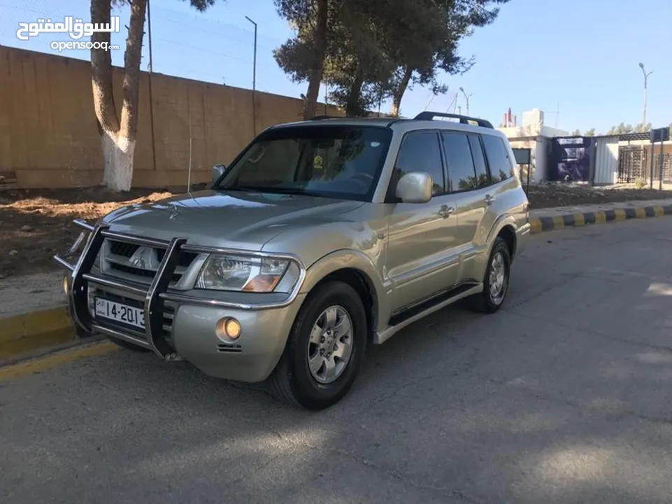 Mitsubishi pajero 2005