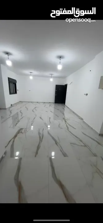 شقة مشطبة مع حديقة للبيع في مدينة سلفيت