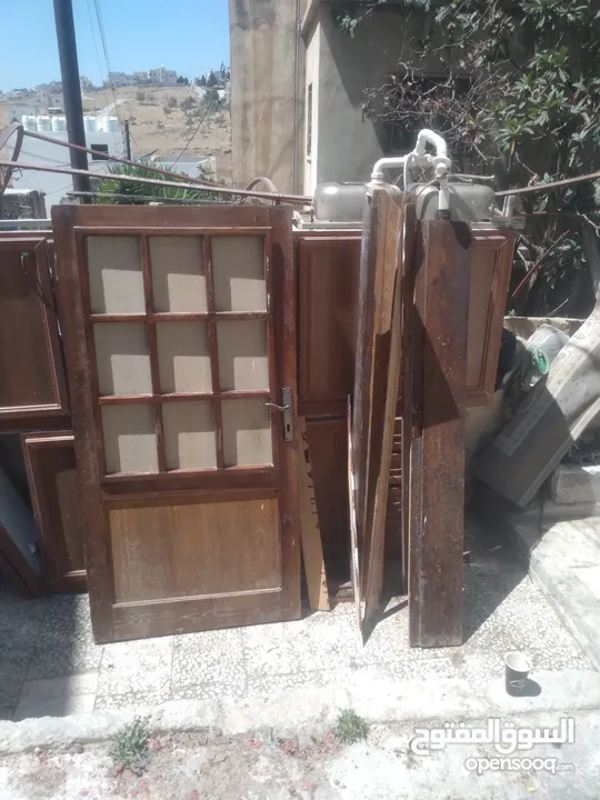 مطبخ ارضي كامل مع باب