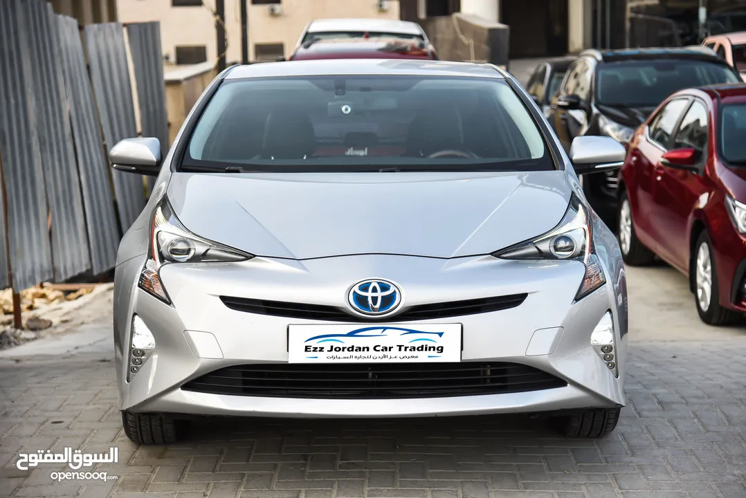 تويوتا بريوس هايبرد بحالة ممتازة Toyota Prius Hybrid 2018