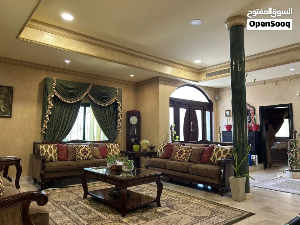 للبيع فيلا بناء شخصي في مدينة حمد الدوار العاشر قريبة من الخدمات والمدارس وحديقة الروضة