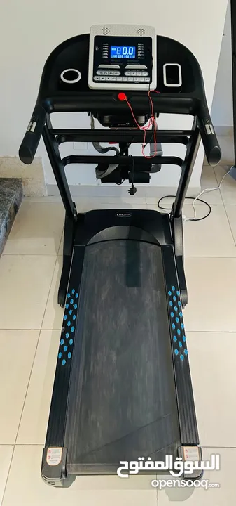 LT 8000 treadmill