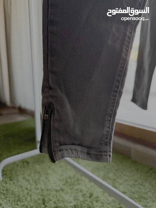 Distressed Skinny Jeans (olive green)
