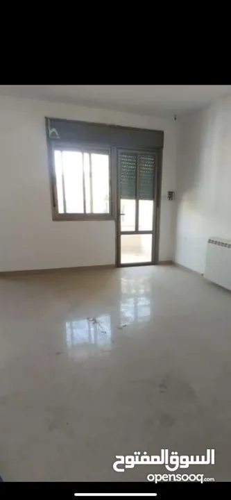 ثلاث غرف نوم غير مفروشة للايجار