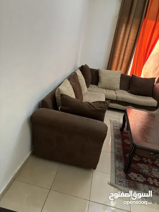 شقة   في الجبيهة للايجار عائلات او شباب فقط