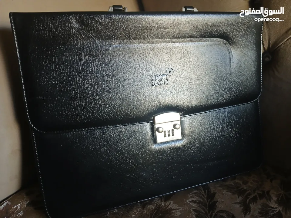 حقيبه يد فاخره ماركه مونت بلانك الشهيره.   dial look mont blank breifcase جديده لم تستعمل