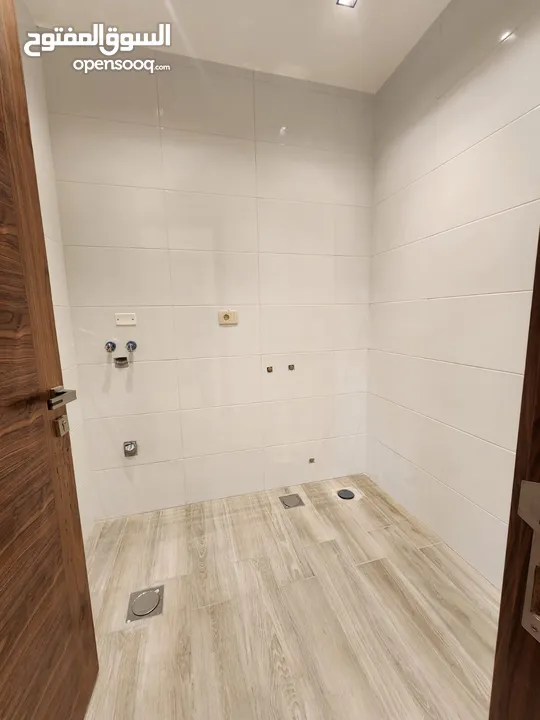 شقة فارغة للبيع في عبدون ref : 14391