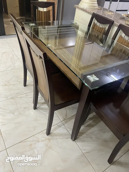 طاوله سفره للبيع بحاله الوكاله ما بستخدمها ابدا للبيع