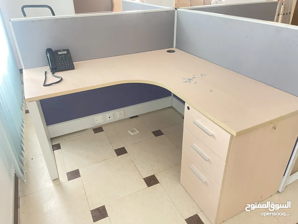 Workstation desk with 4 table