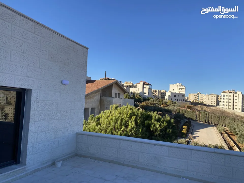 شقة مميزه وفاخره - الجبيهه- ام زويتينه-شارع الاردن - بالقرب من مدارس الرواد ومسجد سويلمين- اطلاله