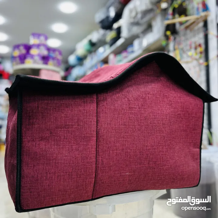 بيوت مع خداشات للقطط