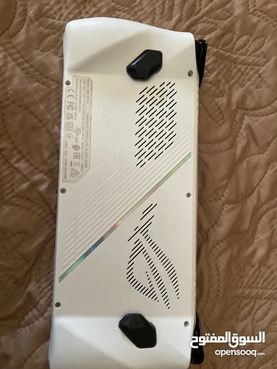 جهاز زي الكمبيوتر او الاب توب يعني asus موصفات عاليه بشغل جميع الألعاب