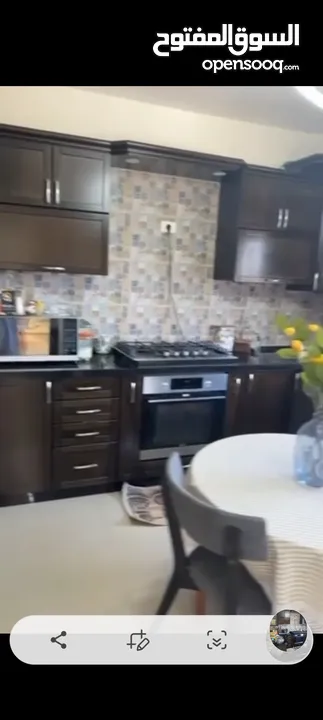 شقه في بيرزيت مساحه 17o متر