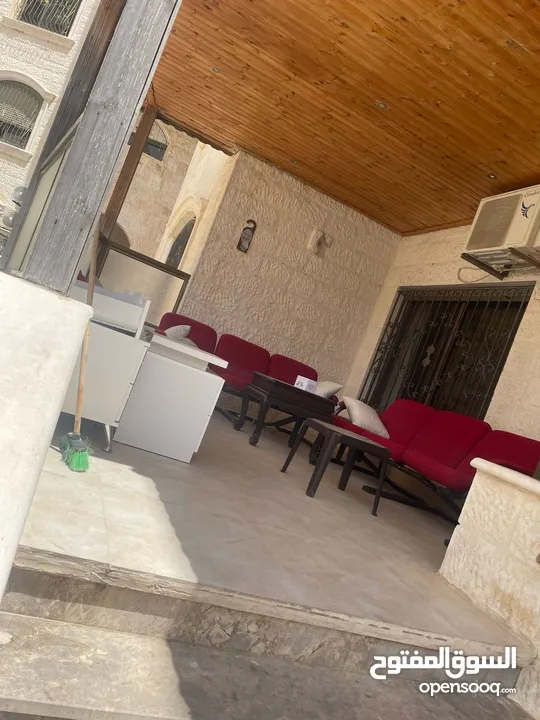 شقة سكنية طابق الرضي مساحتها 170 متر داخلي و 65 خارجي ضاحية النخيل