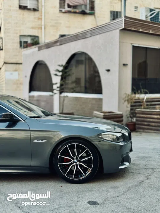 بي إم دبليو 520 i