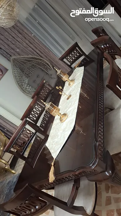 كنب وطاولة سفره استخدام شهرين