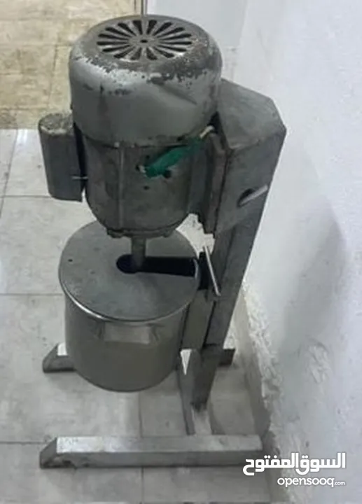 عده مطعم فلافل +عده محل معجنات