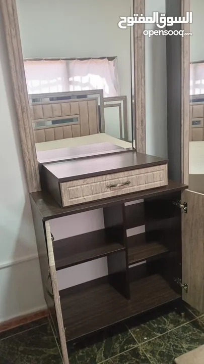 اثاث للبيع بداعي السفر غرفة نوم وغرفة ضيوف بحالة اىجديد