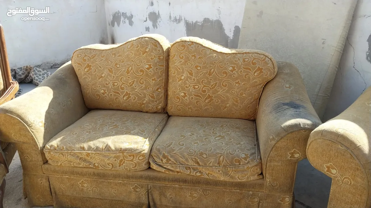 طقم كنب 7 مقاعد مستعمل في حالة جيدة