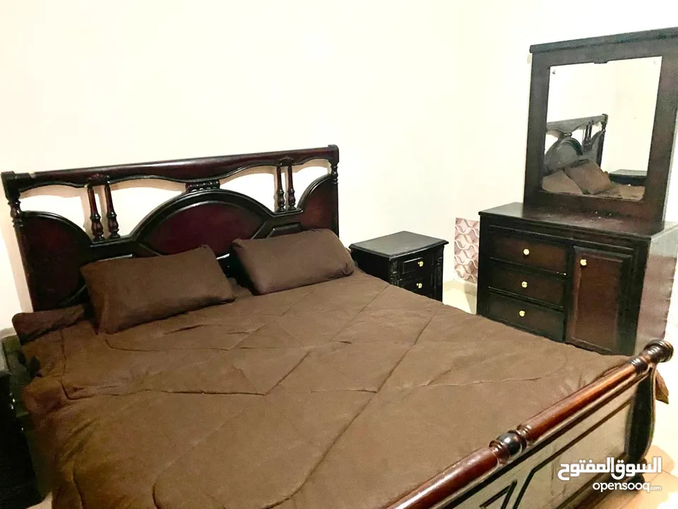 شقة مفروشة (غرفة وصالة) للايجار ضاحية الرشيد- خلف الجامعة الاردنية وبالقرب من التعليم العالي