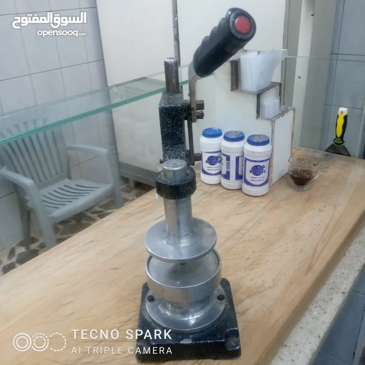 مكبس برغر دجاج ولحمة  قرص كبير مستعمل بحال لجديد بسعر مغري جدا