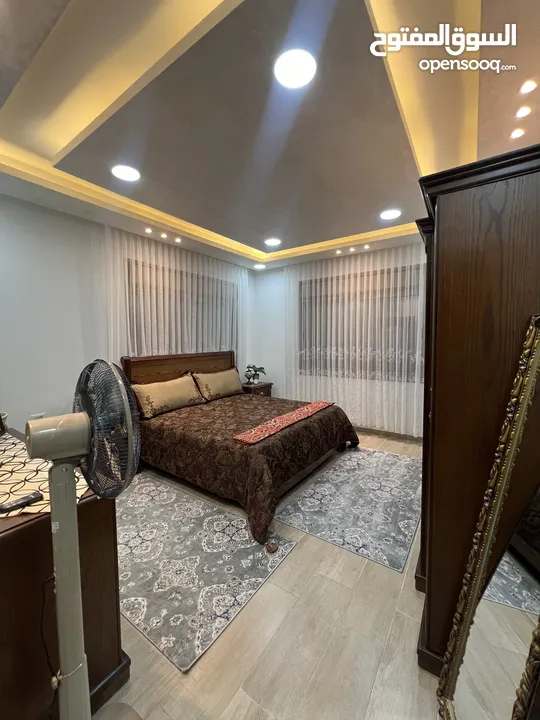 فيلا شبه قصر للبيع 3 طوابق