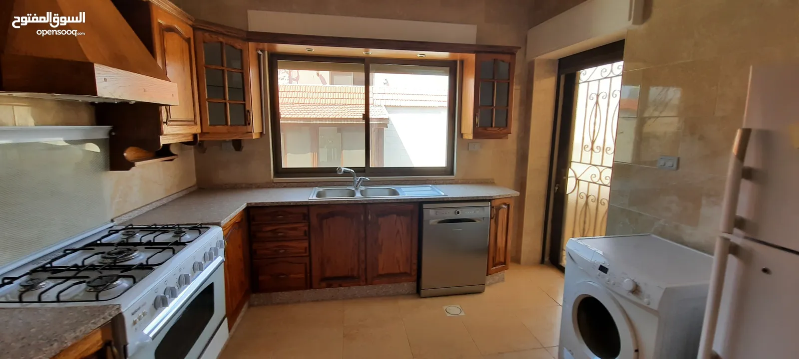 شقة غير مفروشة للإيجار 180م2 ( Property 12605 )-174848013
