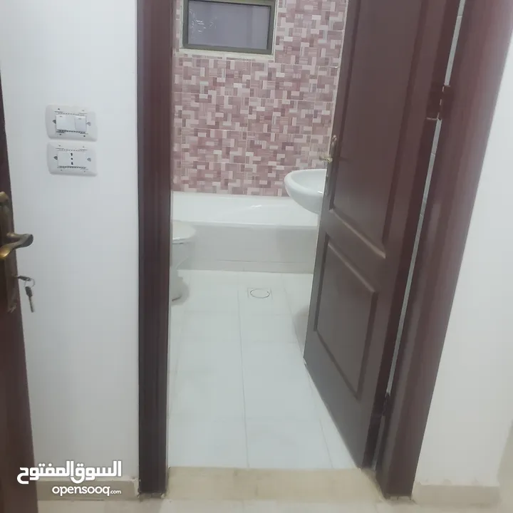 3 شقق باقي من المشروع السلط منطقة اسكان المهندسين شقق سوبر ديلوكس شبه ارضي موقع ممتاز أبراج البلقأ