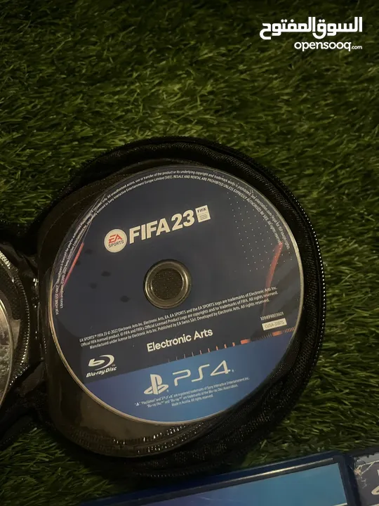 بلايستيشن 4 سليم 1 تيرا + ايدتين + 7 العاب + شاحن + سلك 3 متر HDMI للبيع في رام الله