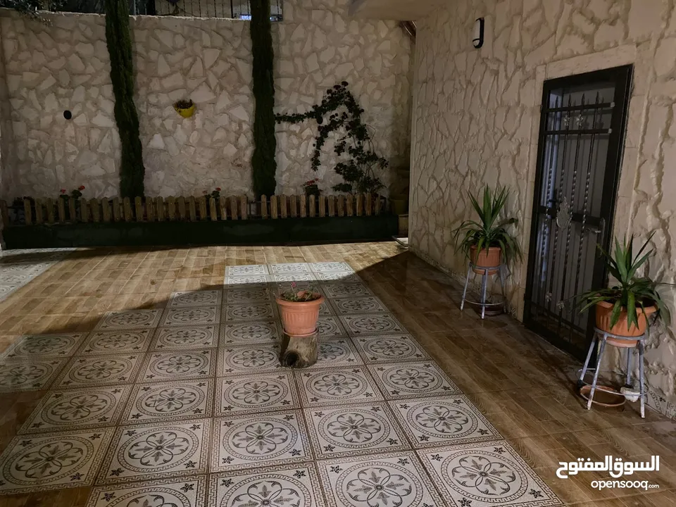 بيت مستقل للبيع