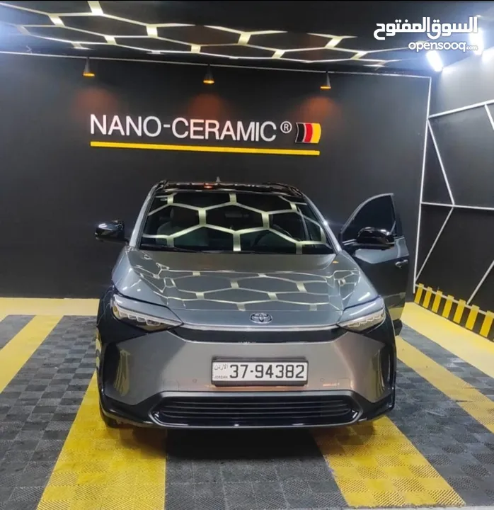 - Toyota bZ4X 2023  كهربائية بالكامل  فئة Long Range Pro  دفع أمامي