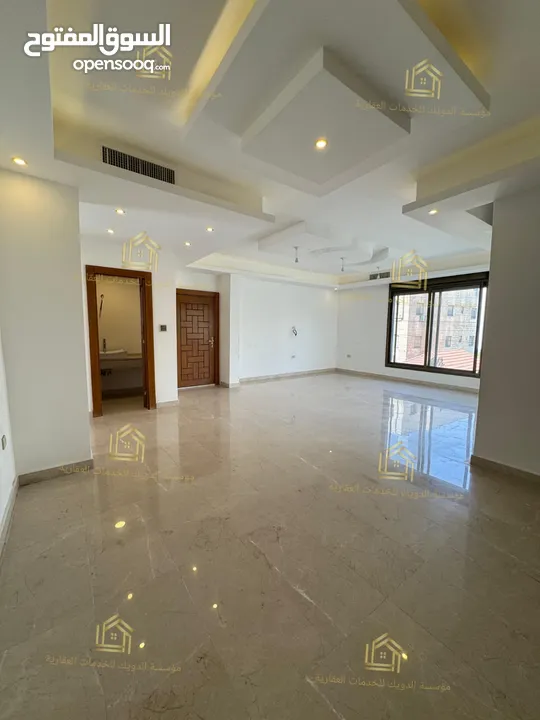 شقة فاخرة - لم تسكن - دير غبار - 3نوم 1ماستر - 220م - بإطلالــــه مميزة - قرب الخدمات العامة