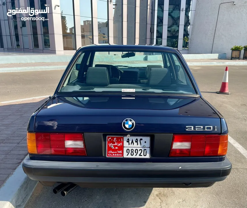 BMW 320i 1990