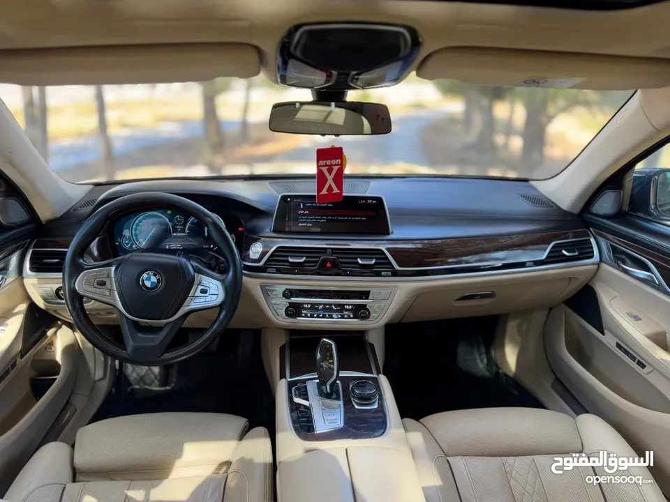 BMW 740i///2016  السيارة  فل الفل اضافات  فحص نخب نخب  بي ام دبليو