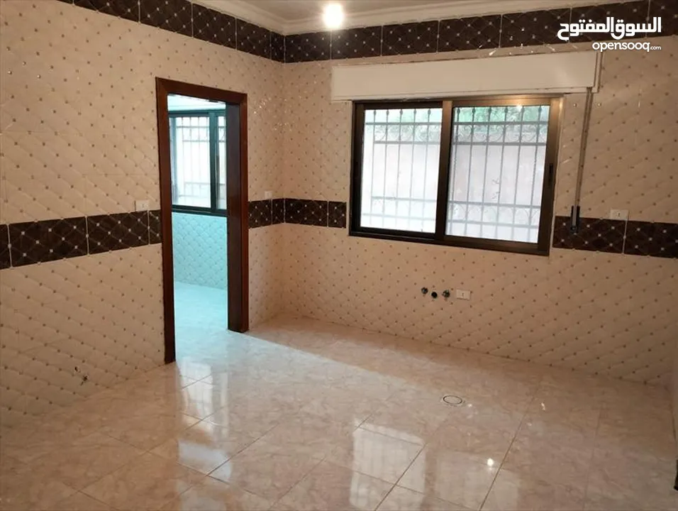 شقة مميزة للبيع في الجبيهة - طابق شبه أرضي